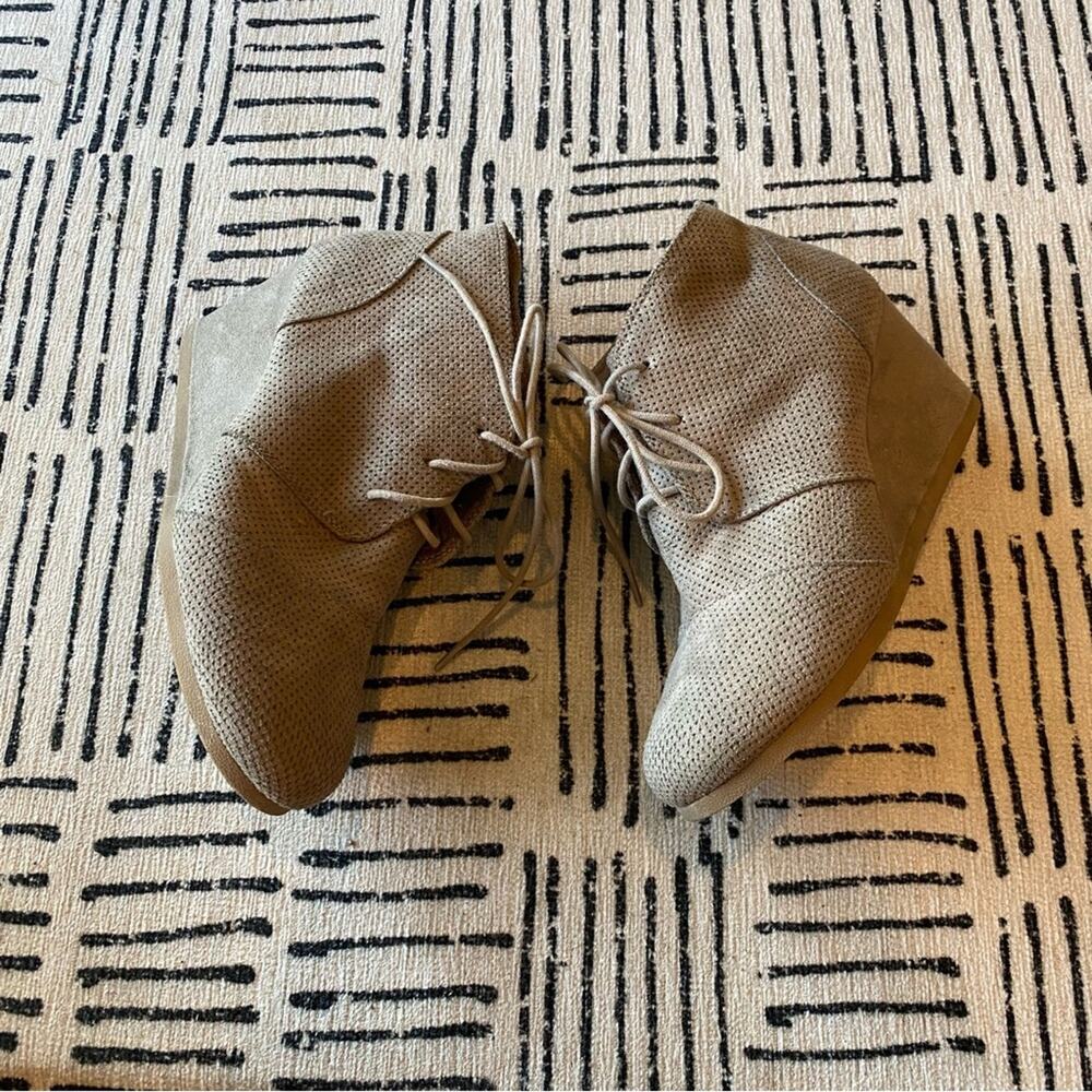 Unr8ted Beige Suede Suede Ankle Lace Up Wedge Boots 10 - Picture 4 of 8